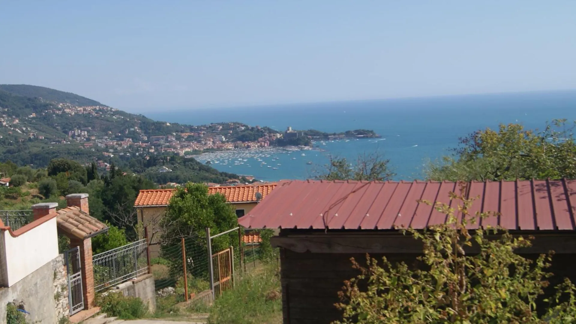 Chez Fernando Lerici Front Beach Free Parking